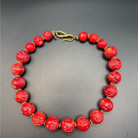 Elegant Red Beaded Necklace - Picture 1 of 12